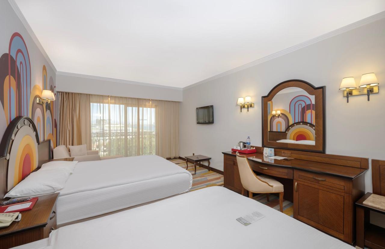 Megasaray Westbeach Анталія Екстер'єр фото A room at the hotel